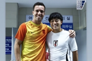 老队友重逢，相马勇纪社媒晒与塞尔吉尼奥合影：谢谢