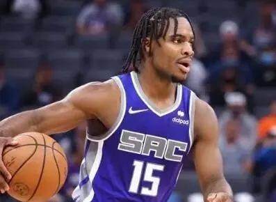 金喜真人-福克斯伤退国王仍取连胜 小史密斯在黄蜂涅槃重生